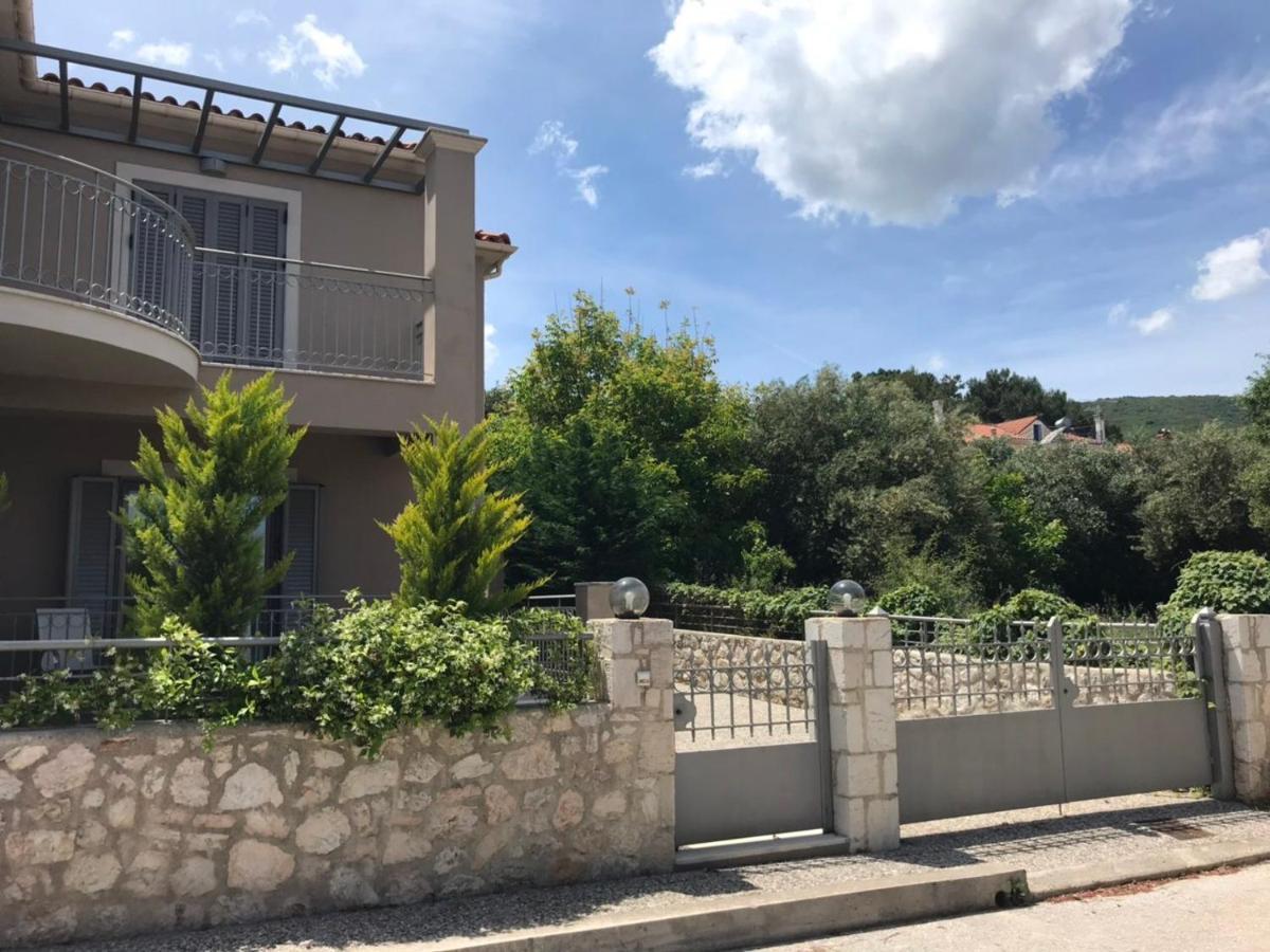 קרבומילוס D'Angelos Apartments מראה חיצוני תמונה