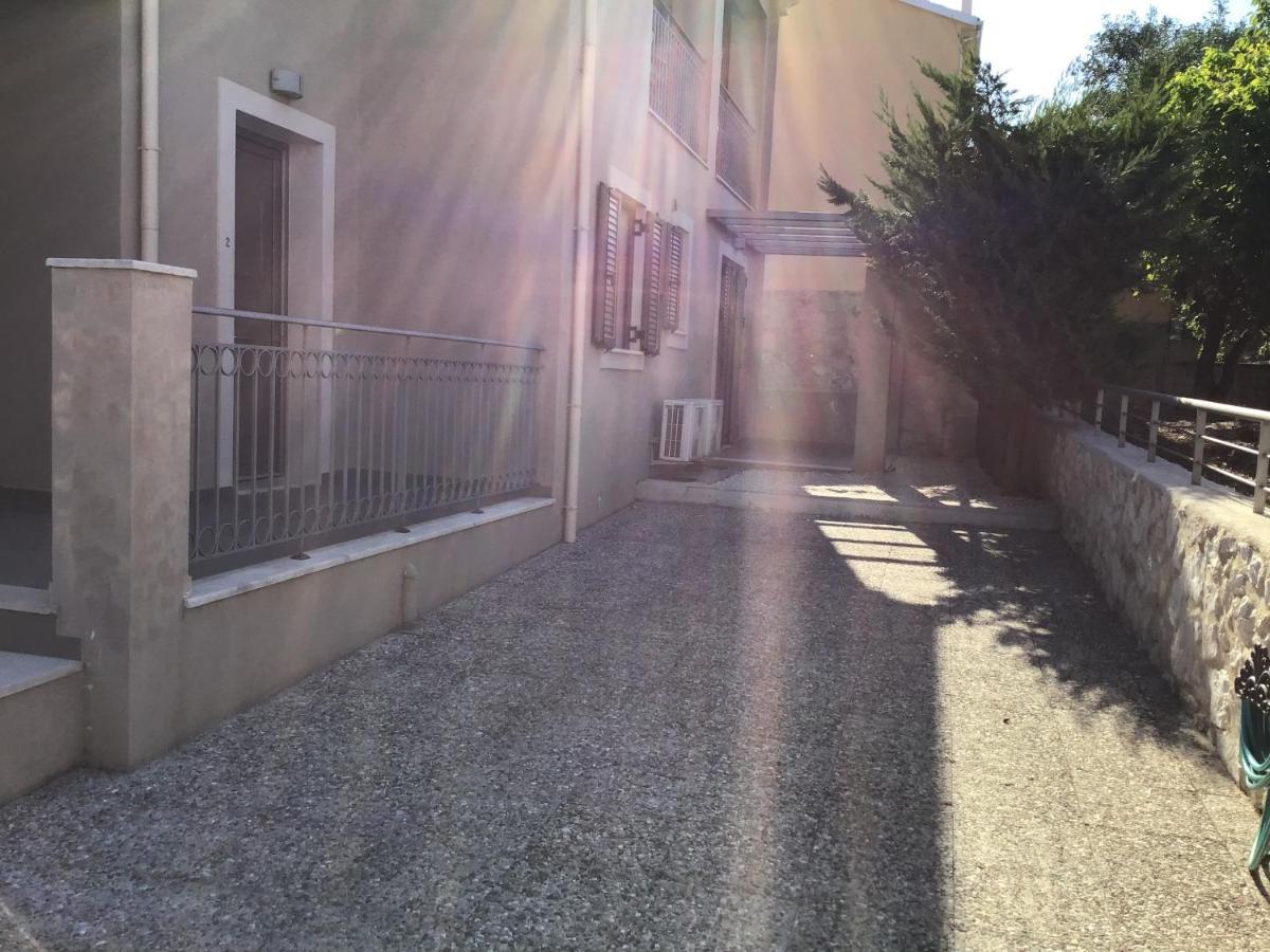 קרבומילוס D'Angelos Apartments מראה חיצוני תמונה