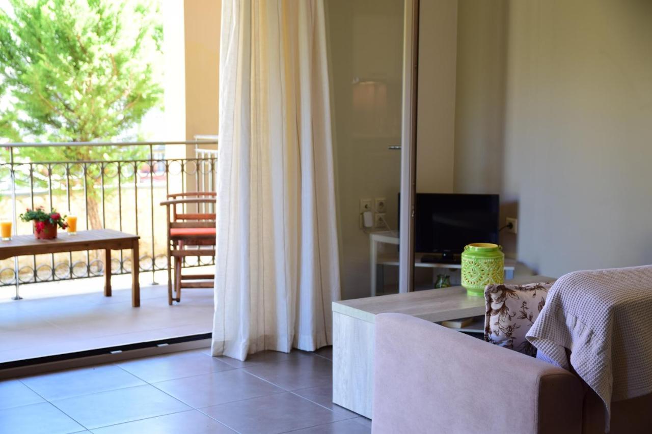 קרבומילוס D'Angelos Apartments מראה חיצוני תמונה
