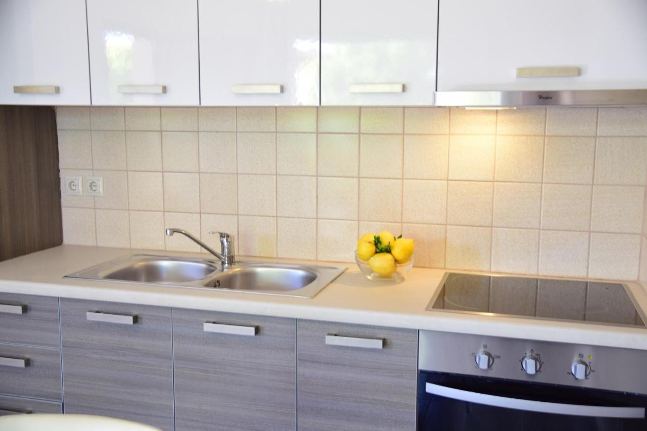 קרבומילוס D'Angelos Apartments מראה חיצוני תמונה
